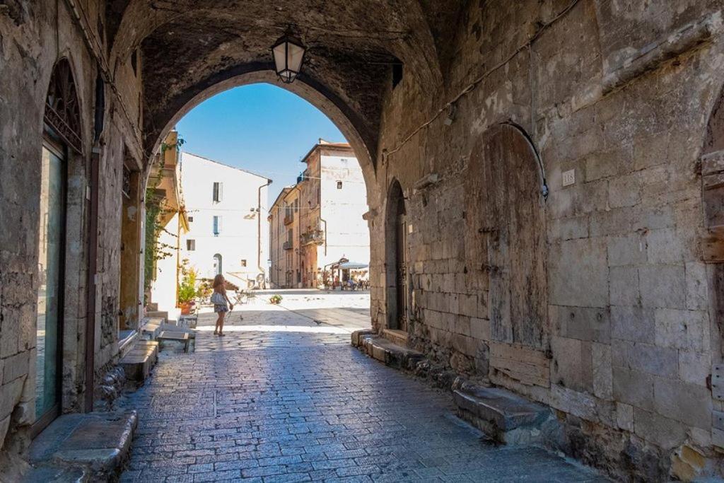 Appartamento Casa Vitelli - Centro Storico A Due Passi Da Tutto Terracina Esterno foto