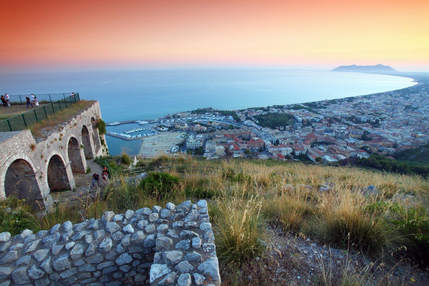 Appartamento Casa Vitelli - Centro Storico A Due Passi Da Tutto Terracina Esterno foto
